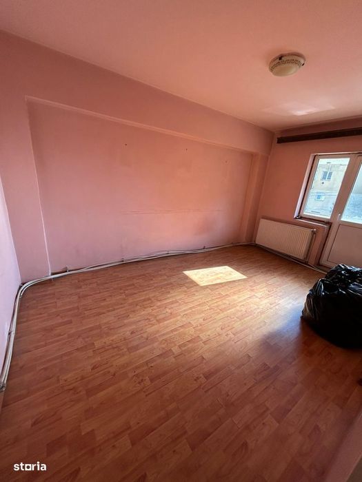 De vanzare apartament cu 3 camere, in zona Pietonal, 2 debarale,2 bai