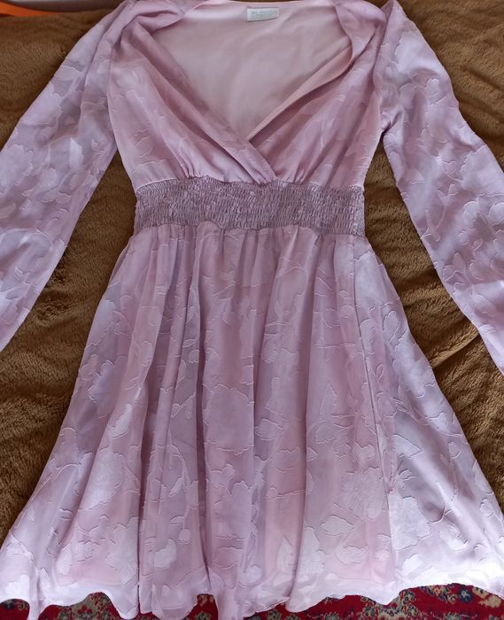 Продавам Рокля-Нова