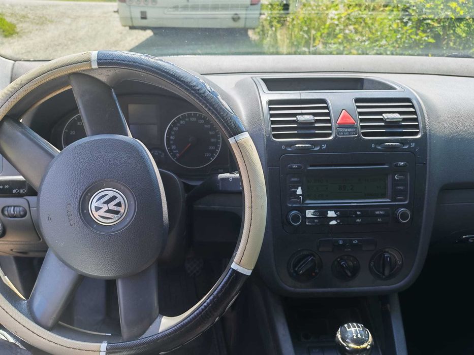 Mașină de vânzare ,Volkswagen Golf 5 ,an fabricație 2005 ,benzină 1.4