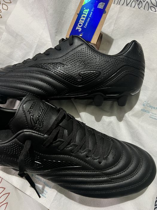 Ghete de fotbal Juma / marime 43 / Noi