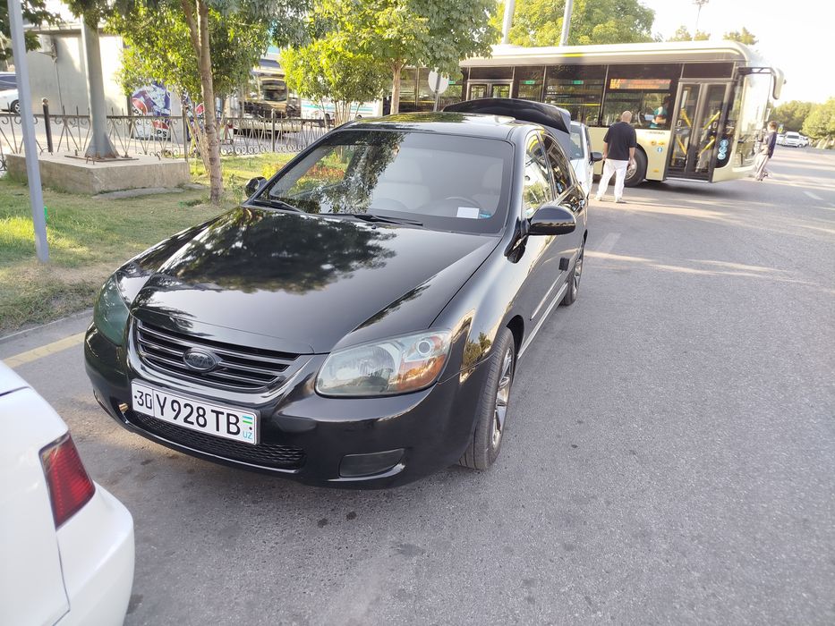 Kia cerato prodayotsya