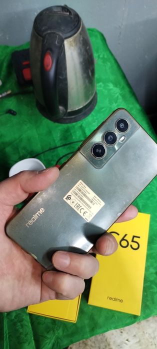 Продам телефон realme c65