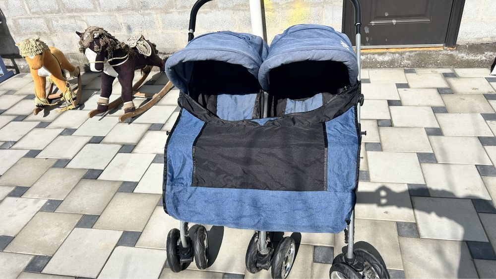 Коляска  продам.