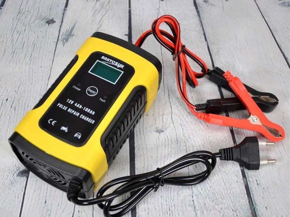 Redresor Baterii Auto Baterie Starter Pornire Voltmetru 100A 12v