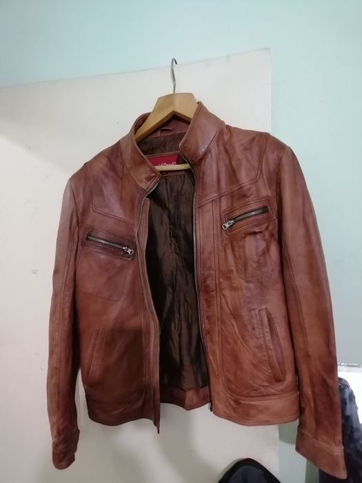 Продам кожаные куртку..