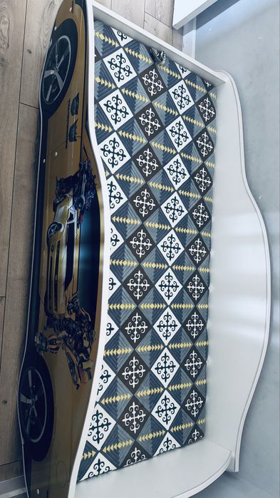 Детская кровать машинка