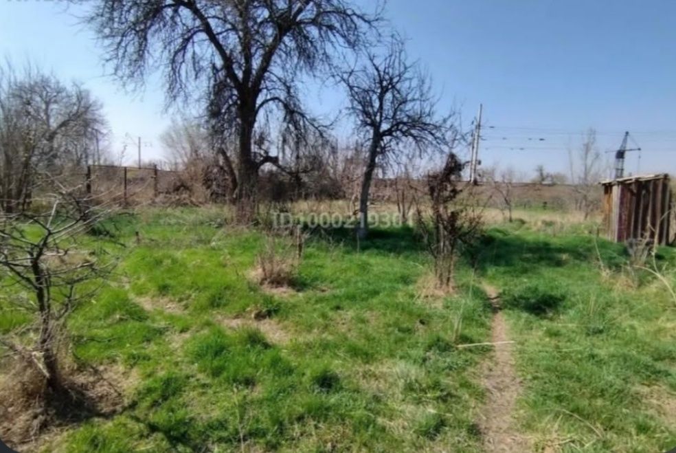 Продается дом с большим участком