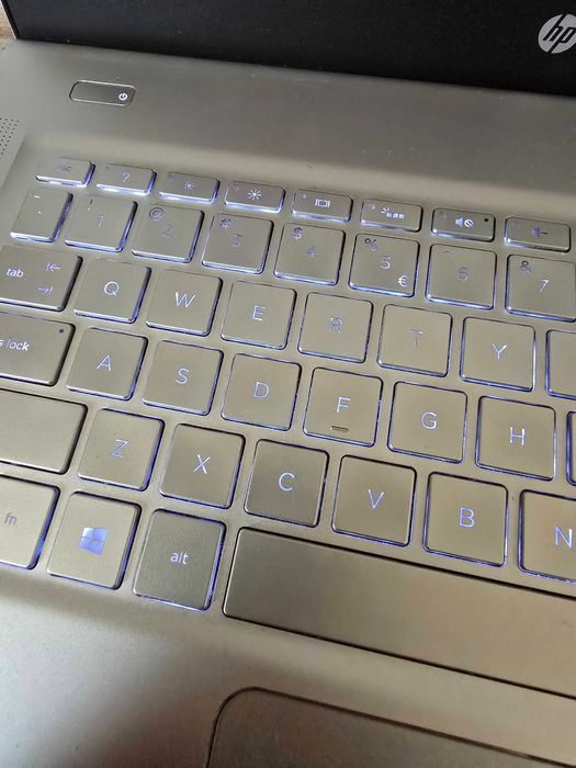 HP ENVY 13 | i7 | 8GB | 256GB |