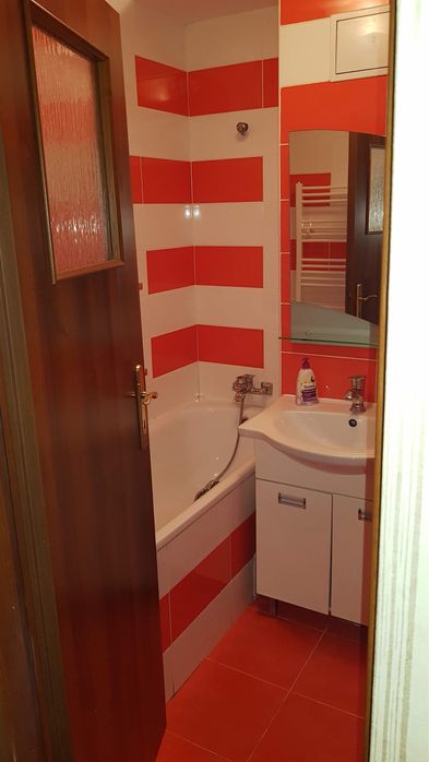 Inchiriez apartament 3 camere in centru