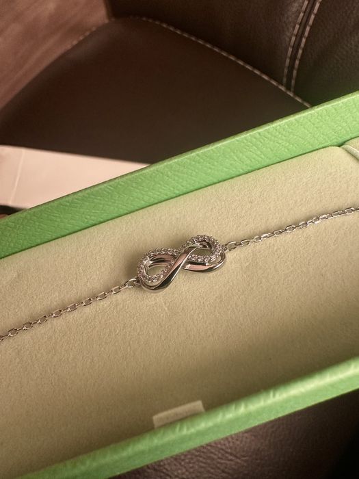 Гривна Swarovski оригинална