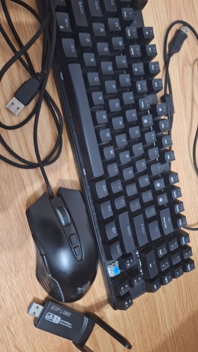 Sistem Desktop PC WINDOWS 11,mouse tastatura,adaptor WIFI