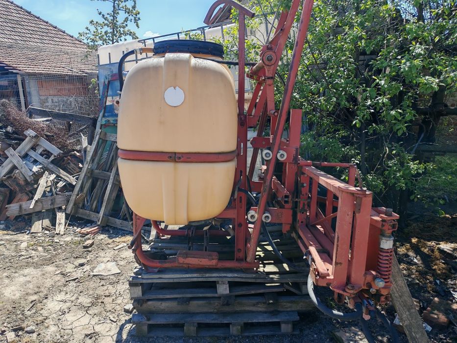 Mașina de erbicidat