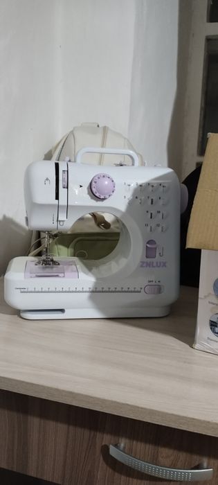 Швейная машинка продам