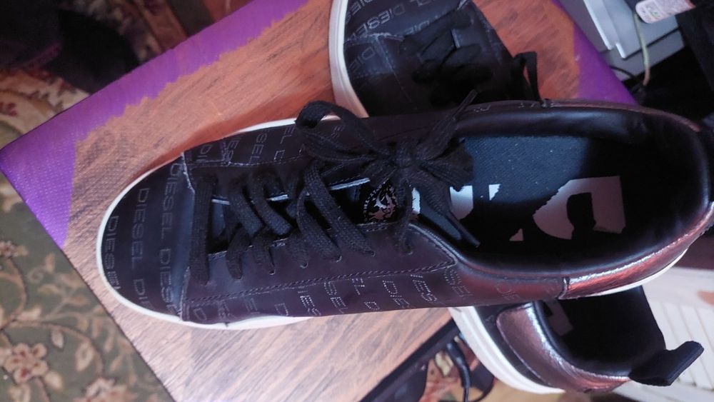 Adidasi  si Adidasi tip gheata Diesel