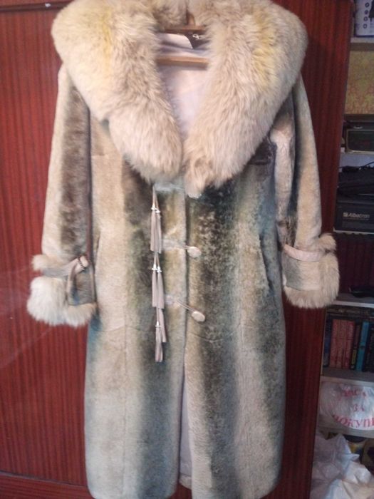 Продается шуба (мутон)