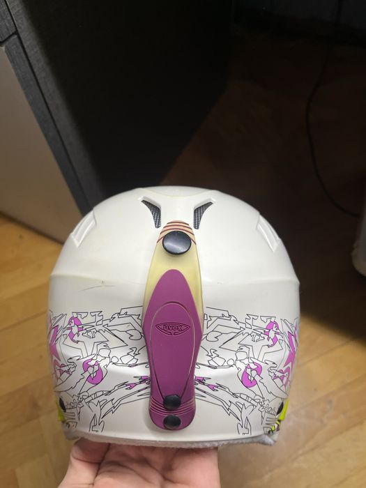 Маркова ски каска UVEX с регулиране – като нова