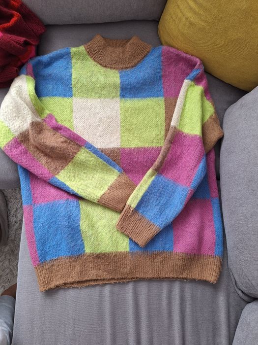 Цветни пуловери НМ и Sinsay