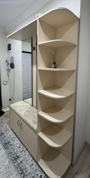 Прихожая с зеркалом