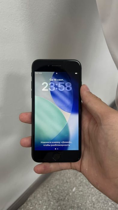 iPhone        Se
