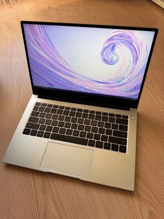 Huawei MateBook D 14 Laptop AMD Ryzen 5 8GB RAM Silver