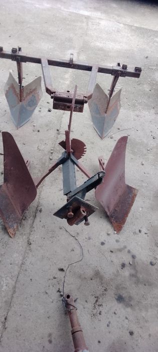 Tractor cu utilaje + motocultor cu utilaje