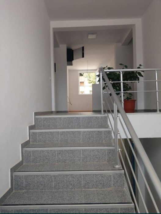 Inchiriez spatii birouri/ comerciale