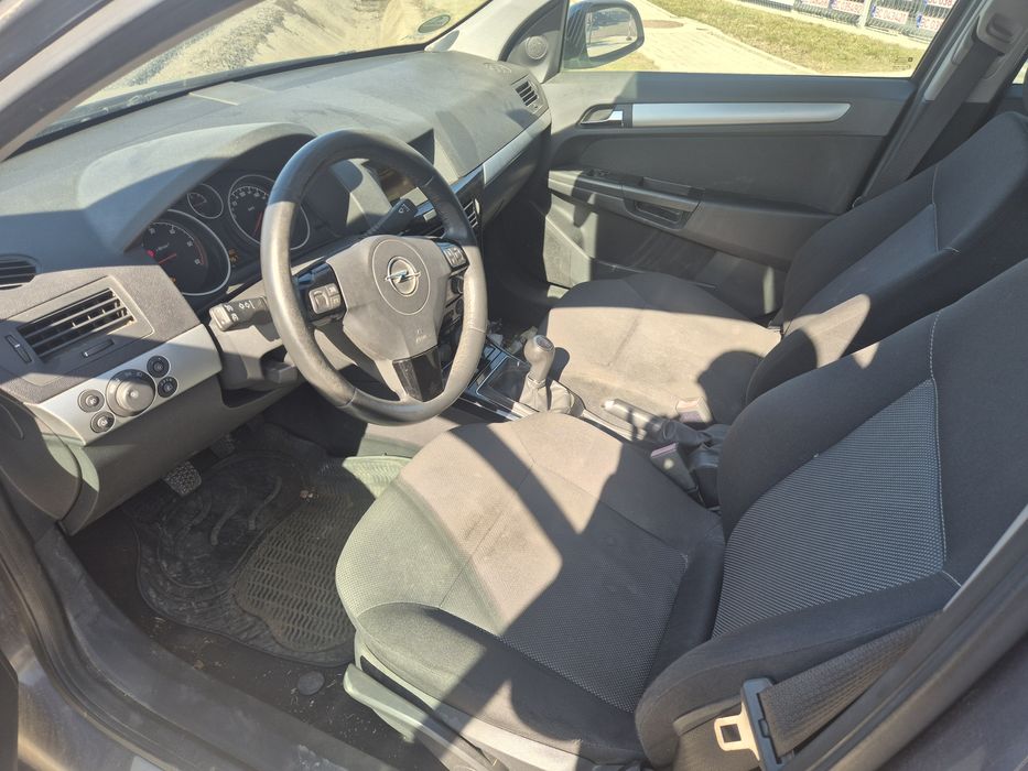 Opel ASTRA H  1.7 CDTI / 2010 /