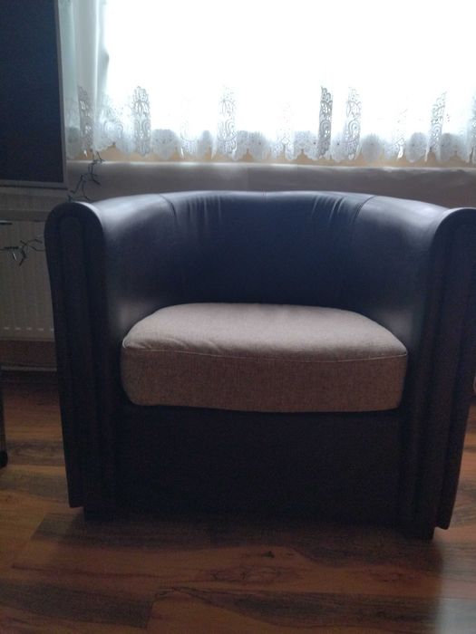 Фотьойли с кожена тапицерия