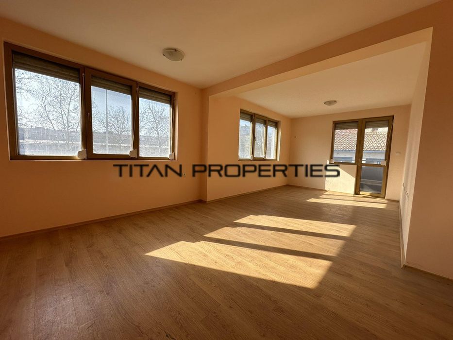 Продава се Тристаен апартамент в Бургас, Лазур - 99 кв.м за 1920 €/кв.м - Снимка #2