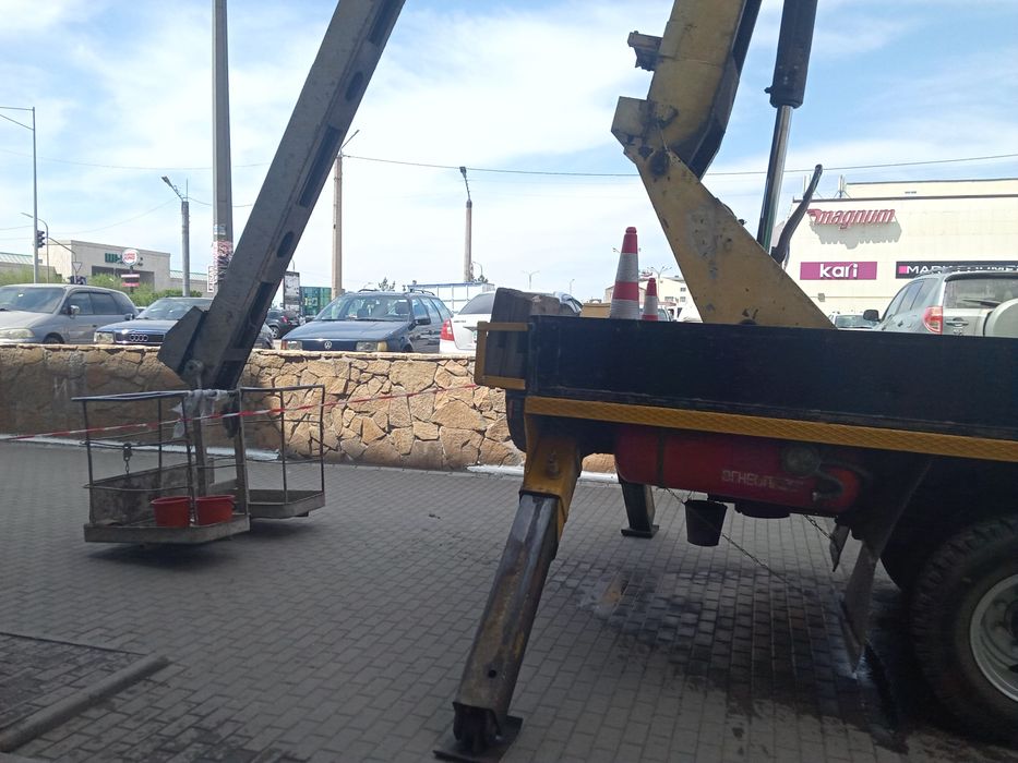 Моем окна,мойщик окон