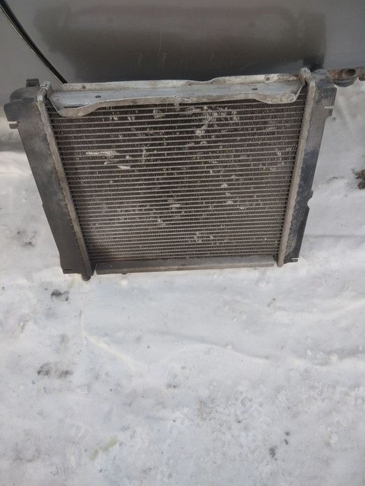 Радиатор Мерседес 124.