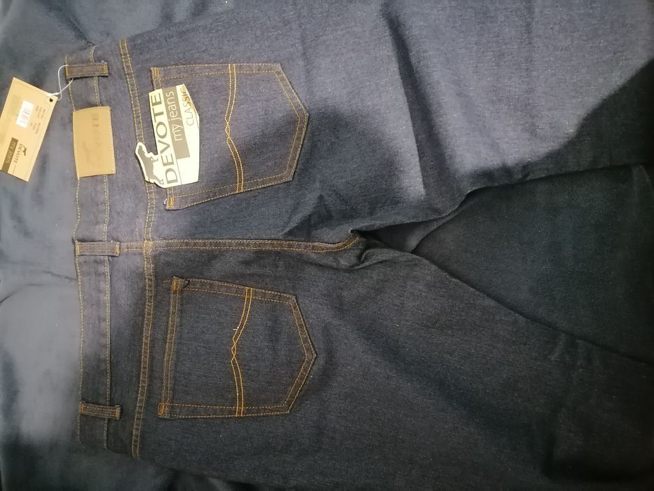 Blugi noi Devote mărime 40 barbat