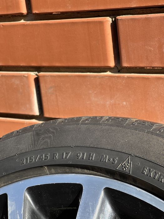 215/45/17 всесезонка