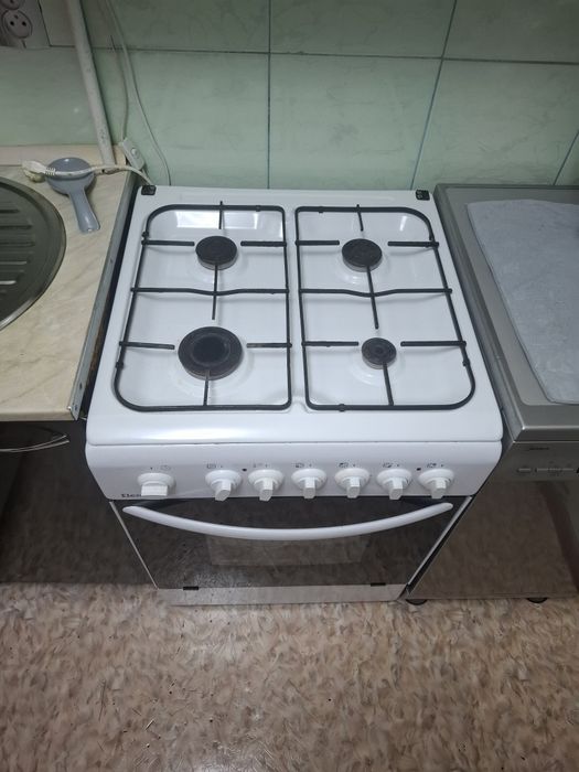 Продам газовую плиту