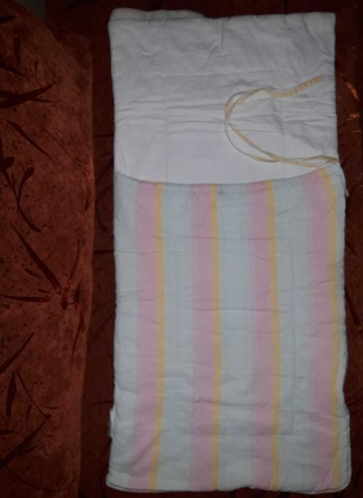 Продавам БЕБЕШКА ПОДЛОЖКА за количка+ПЕЛЕНИ, много запазени с ОТСТЪПКА