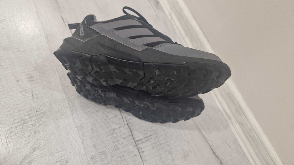 ADIDAS Terrex 36 номер Детски оригинални маратонки