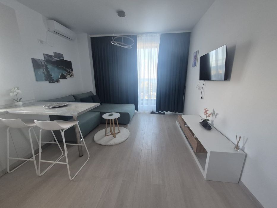 Apartament 2 camere de închiriat pe termen lung, zona Cazino Mamaia, vedere mare / lac