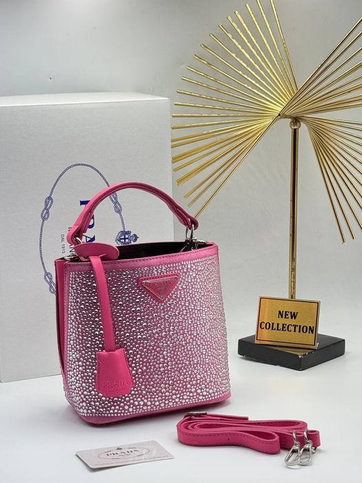 Стилна дамска чанта