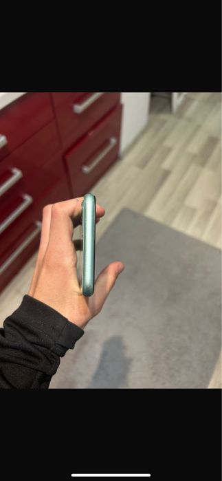 Vand iphone 11 ca nou 10/10   64 gb
