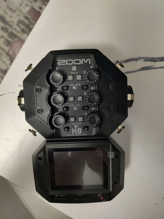 Vând reportofon/recorder handy Zoom H8 portabil