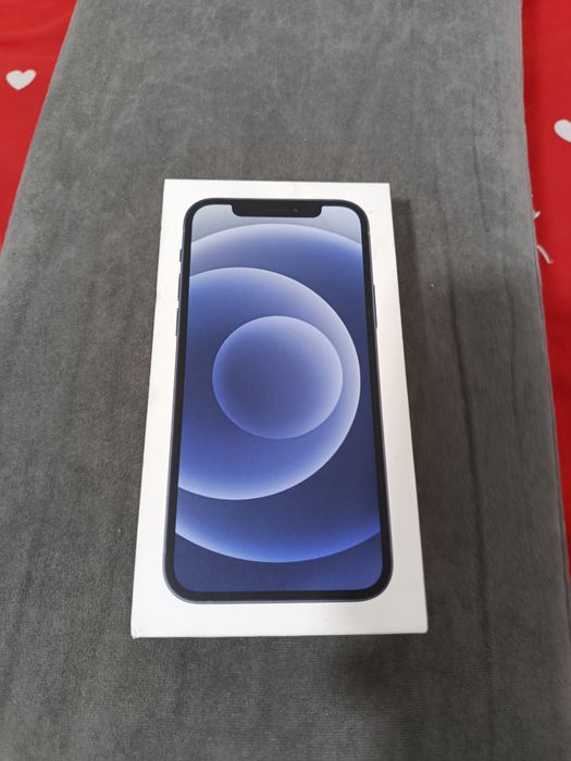 Срочно продам айфон 12