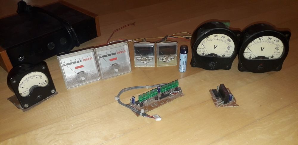 vu metru si cutie amplificator