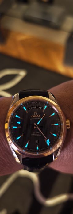 Продавам оригинален часовник omega aqua terra