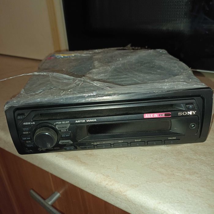 радио касеофон за кола sony .нов.