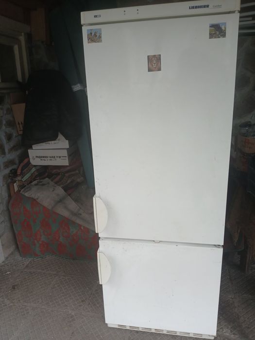 Продавам хладилник Либхер