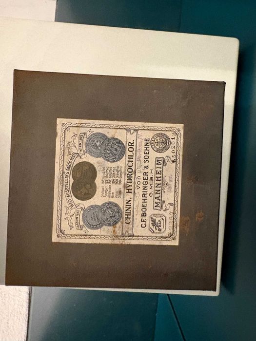cutie pt colectie antica din metal pentru Chinina Boehringer, Germania