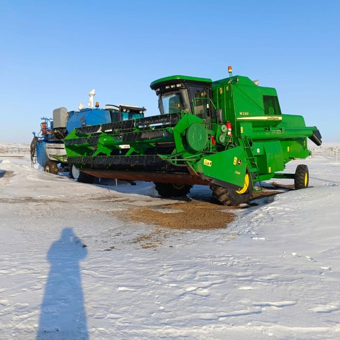 Комбайн John Deere W 230