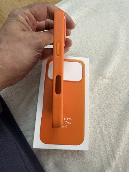 Huse din Piele Iphone 17pro/ 17pro Max/ 17 cu Magsafe