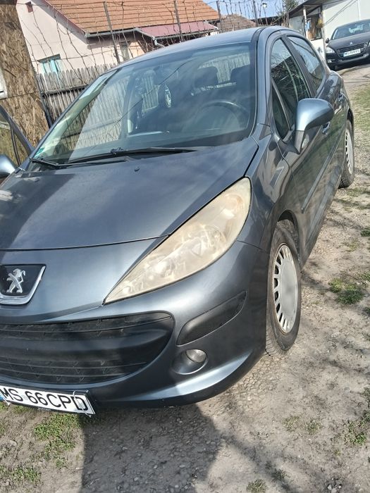 Vând Peugeot 207