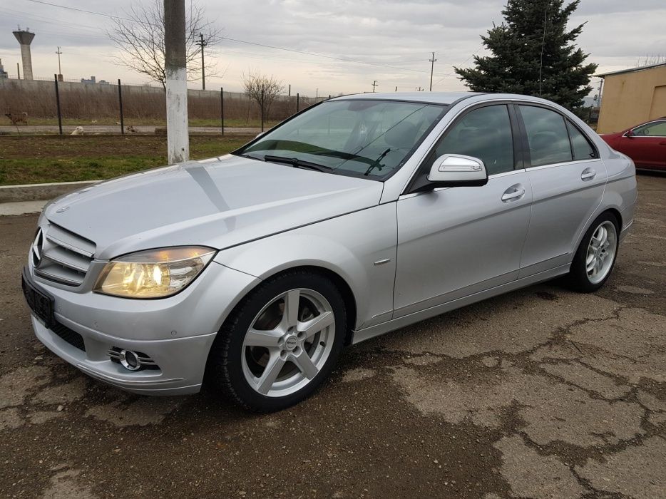 Dezmembrez Mercedes C220 W204 ,diesel euro 4 motor , cutie , caroserie